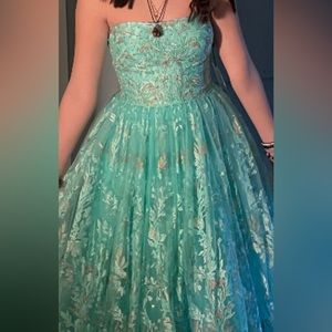 SHERRI HILL PROM DRESS